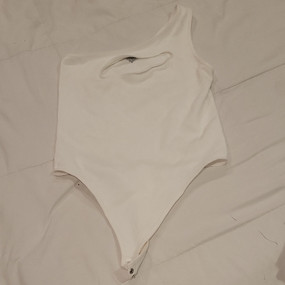 Fashion Nova Ivory One-Shoulder Bodysuit